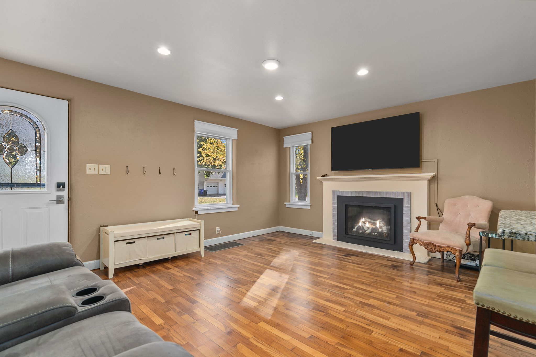 red oak livingroom