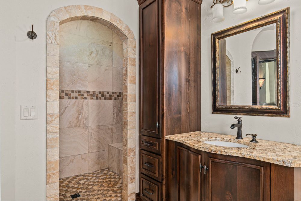 Primary shower in luxury equestrian estate, Appleton WI