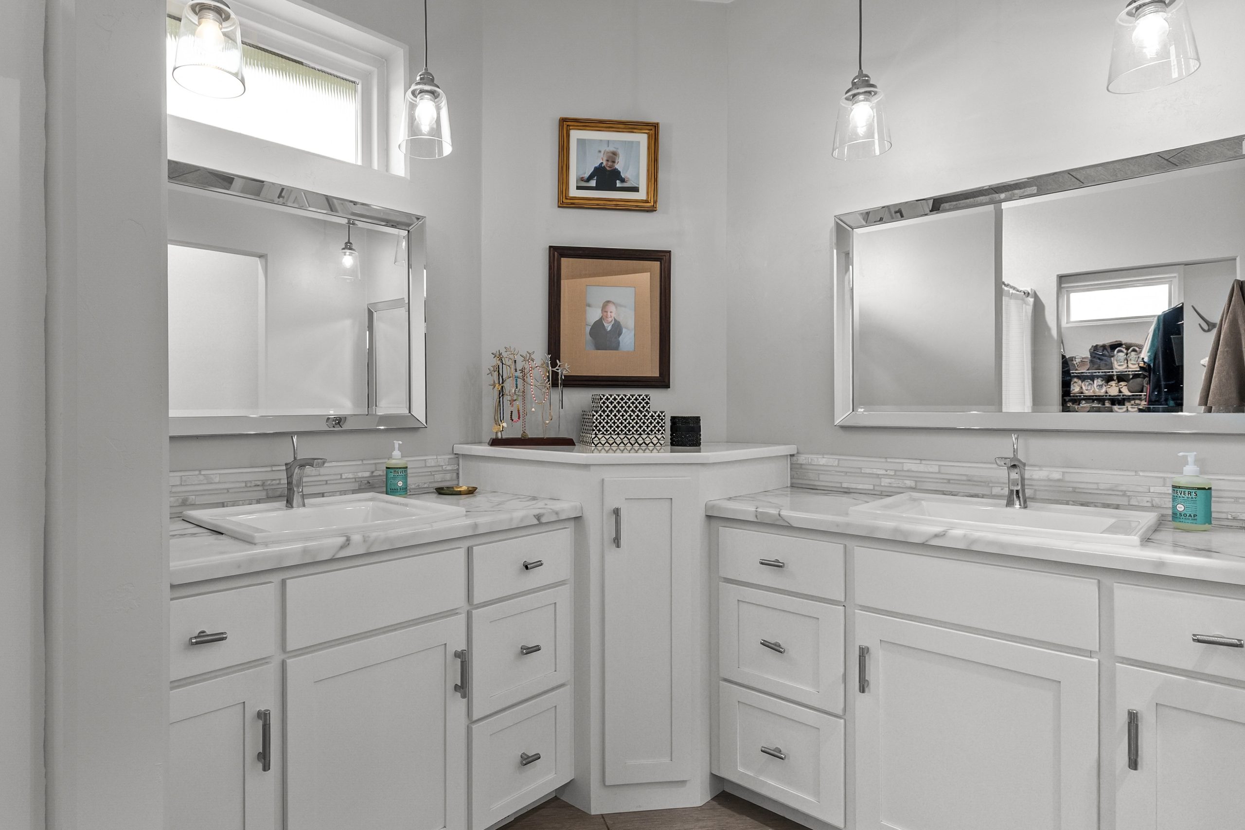 Primary bathroom dual vanity at W6681 Charleen Ln in Greenville, WI