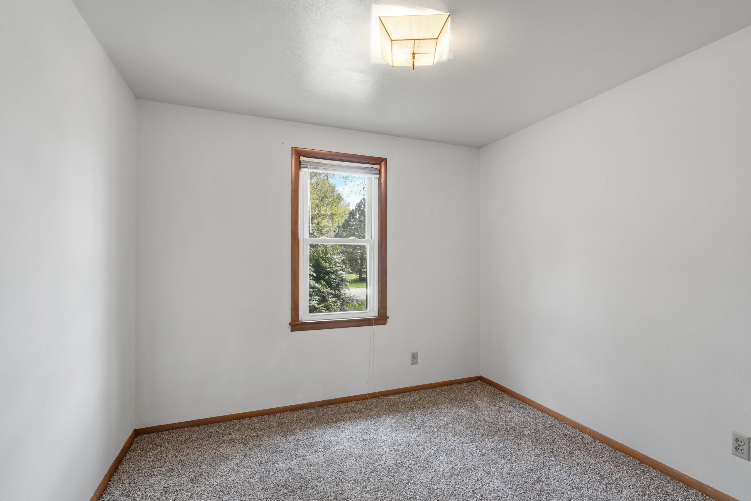 Third bedroom at 607 Hunters Point Rd in Neenah Wisconsin