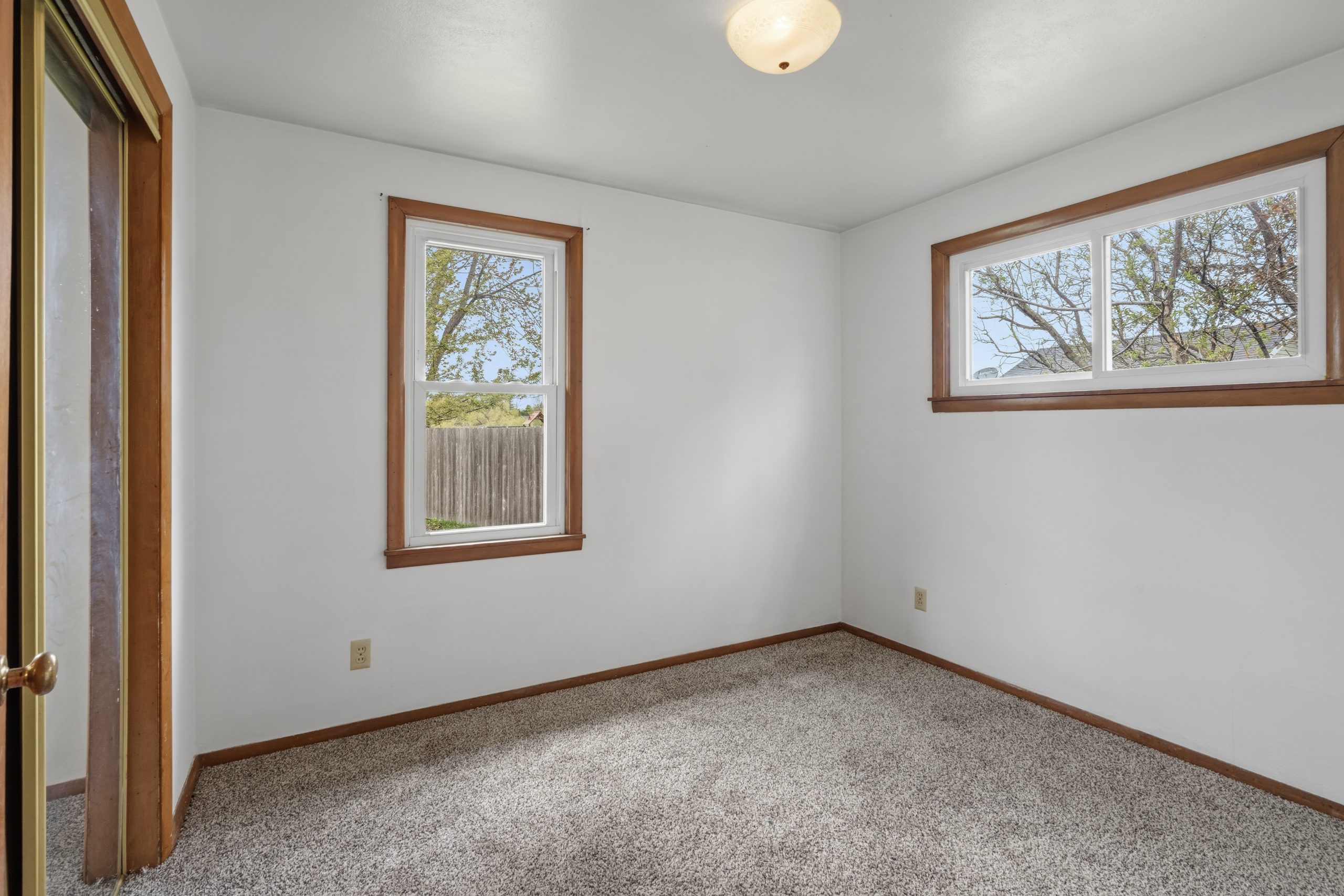 Second bedroom at 607 Hunters Point Rd in Neenah Wisconsin