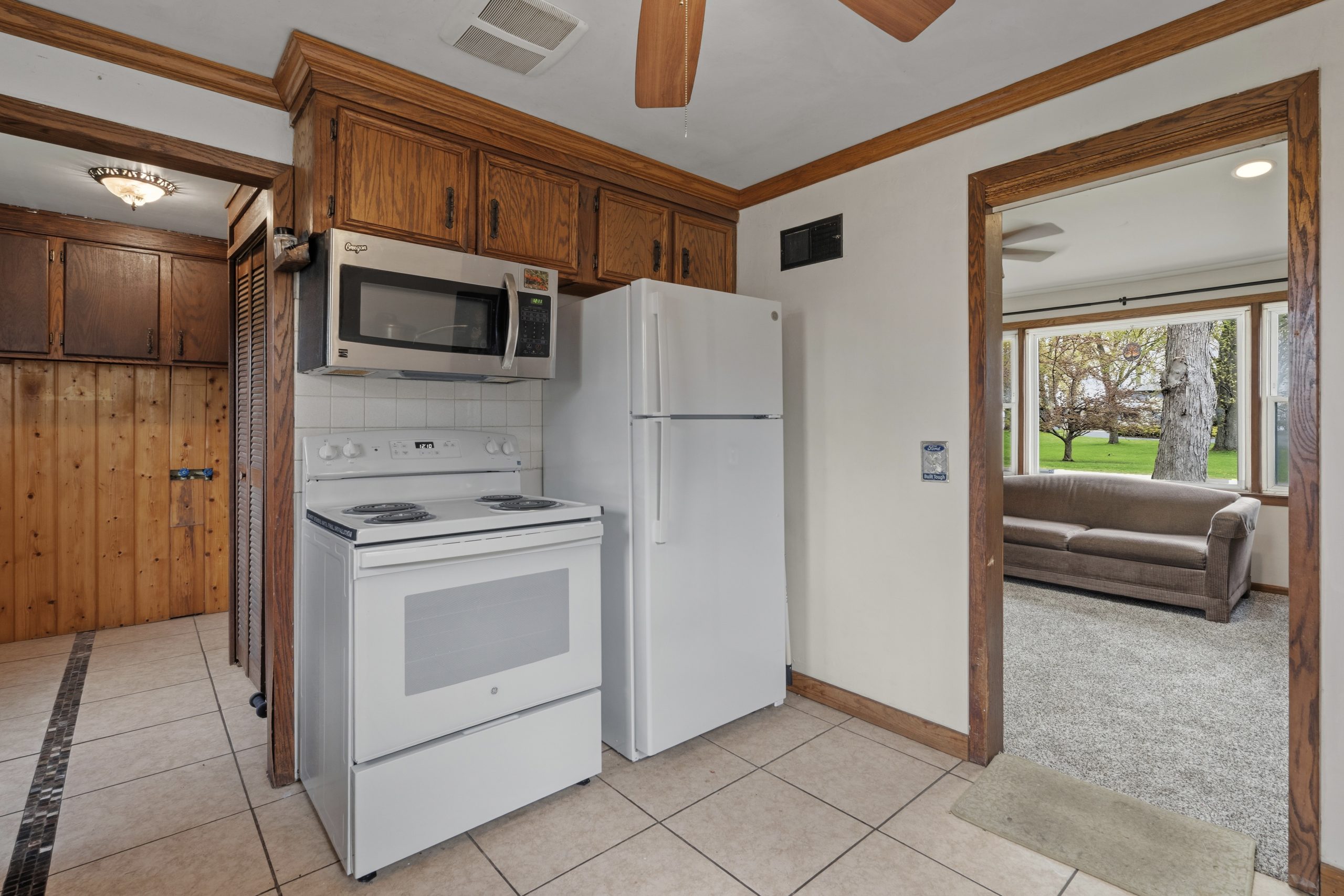 Kitchen and dining area at 607 Hunters Point Rd in Neenah Wisconsin